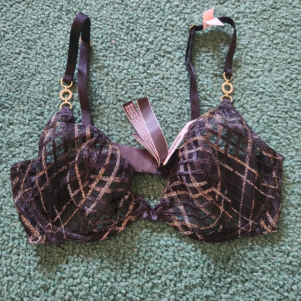Victoria's Secret Black Lace Underwire Bra with Gold Threading